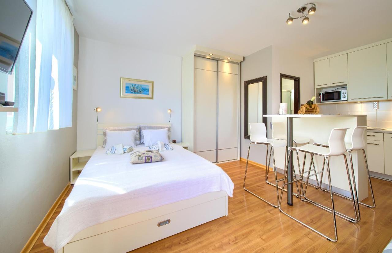 Studio Apartment Vesna คิร์ก ภายนอก รูปภาพ