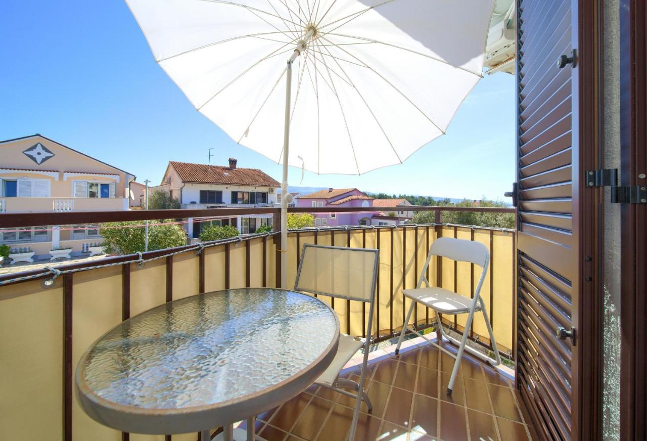Studio Apartment Vesna คิร์ก ภายนอก รูปภาพ
