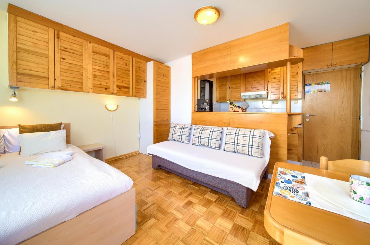 Studio Apartment Vesna คิร์ก ภายนอก รูปภาพ