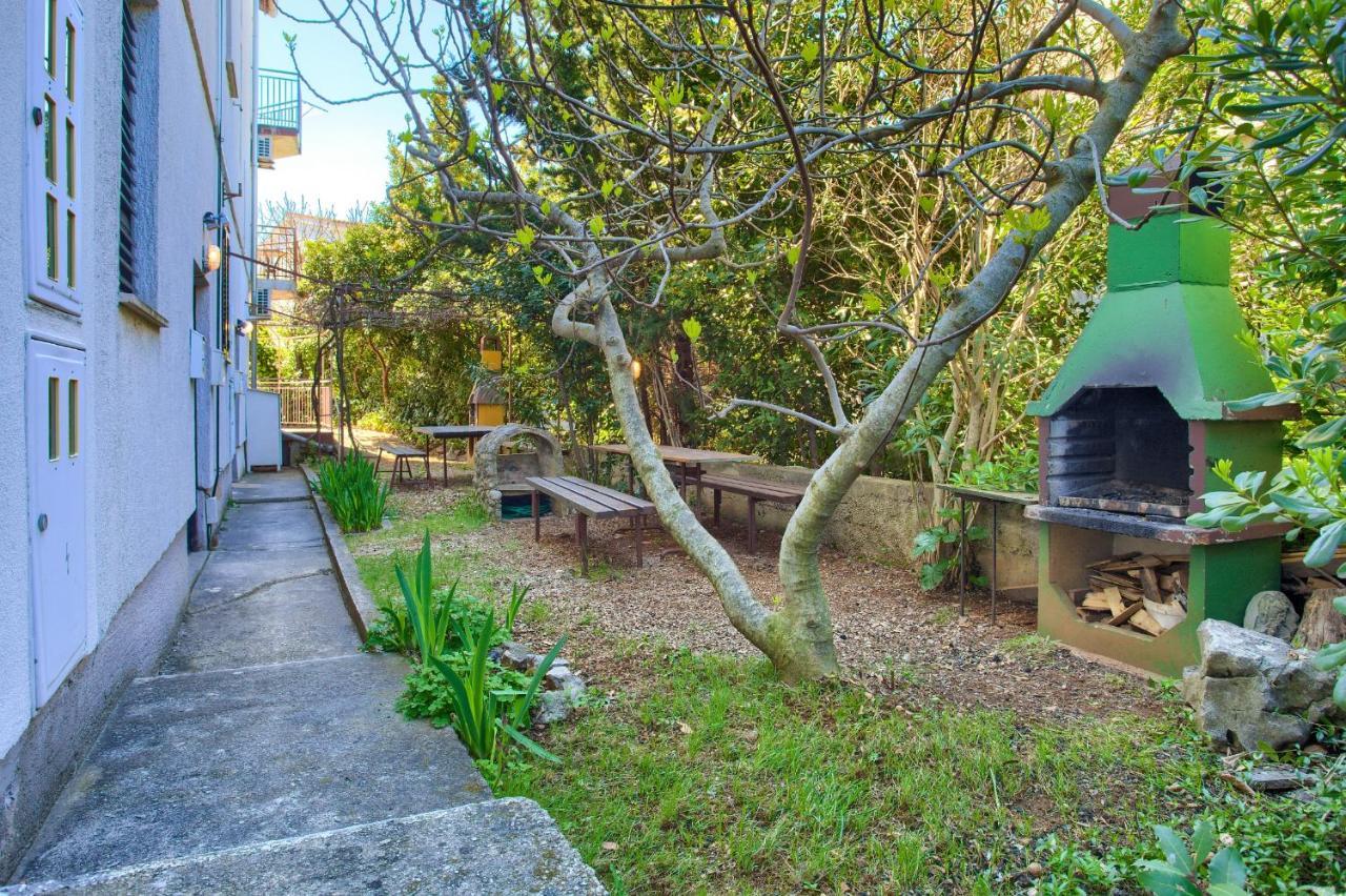Studio Apartment Vesna คิร์ก ภายนอก รูปภาพ